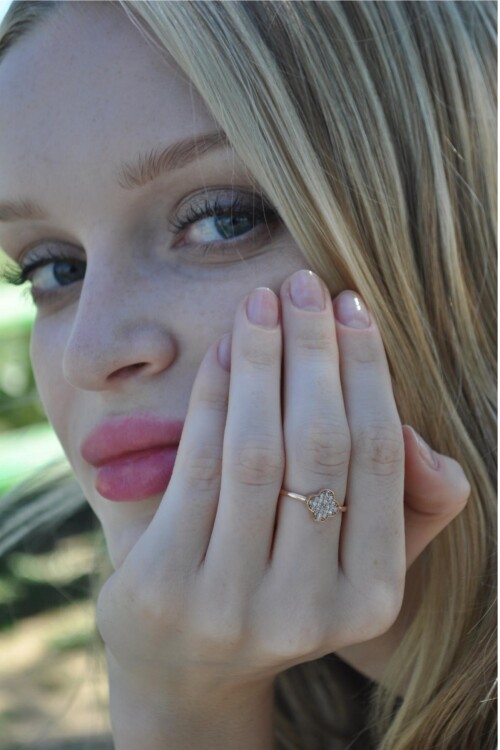 TAŞLI YONCA YÜZÜK