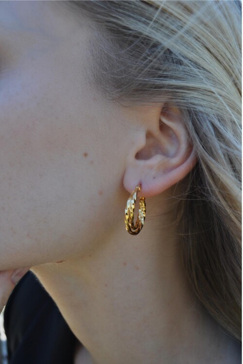 KIVRIMLI HALKA KÜPE