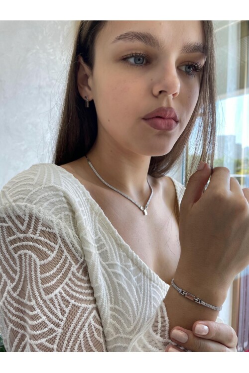 TAŞLI DİKDÖRGEN UÇLU GERDANLIK