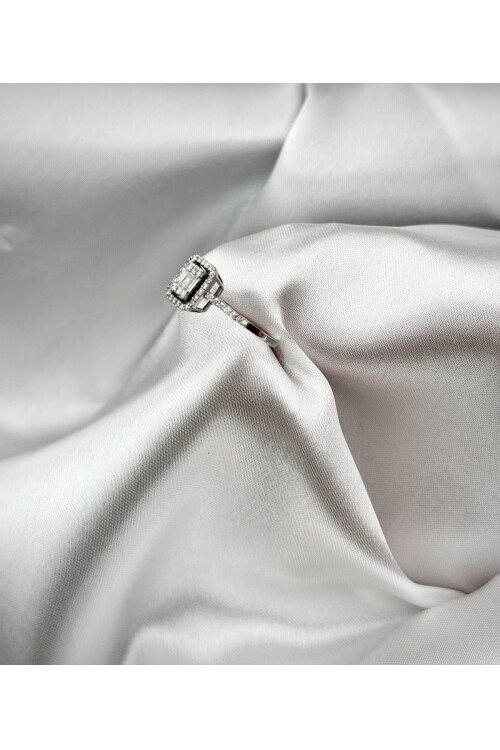 PIRLANTA BAGET ve YUVARLAK TAŞ YÜZÜK