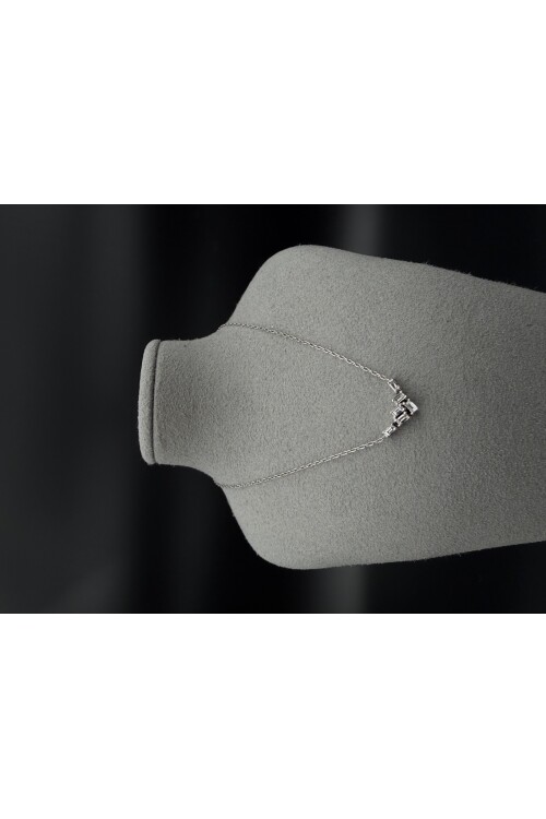 PIRLANTA V BAGET ZİNCİRLİ KOLYE