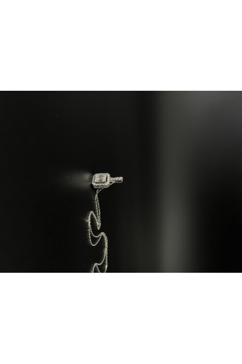 PIRLANTA BAGET ve YUVARLAK TAŞLI KOLYE