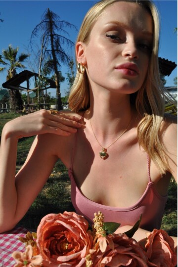 FOTOĞRAFLI KAPAKLI KALP MODELİ ZİNCİRLİ KOLYE