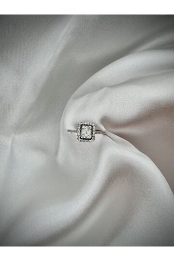 PIRLANTA BAGET ve YUVARLAK TAŞ YÜZÜK