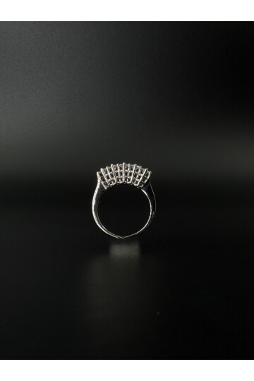 0.46 KARAT PIRLANTA BEŞTAŞ YÜZÜK